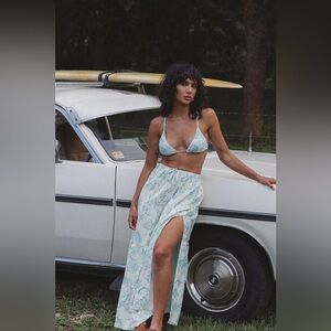 Rhythm. Cairo Tiered Flowy Drawstring Maxi Skirt sz 6 M/L in White & Blue Floral